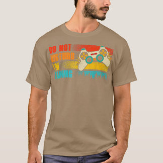 Störe nicht, dass ich Videospiele von Gamer spiele T-Shirt