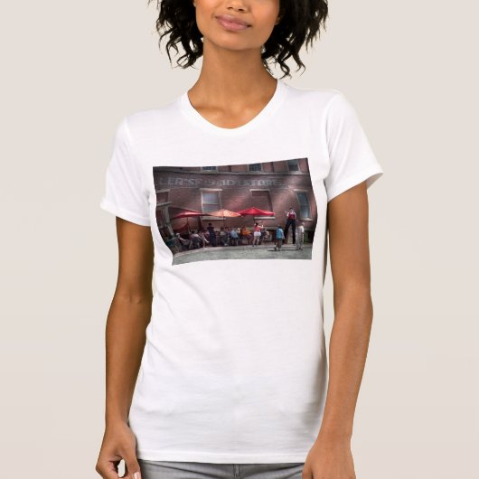 Storefront - Bastiltag im Französischen T-Shirt (Vorderseite)