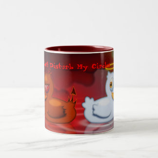 Stören Sie nicht meine Kreise Zweifarbige Tasse