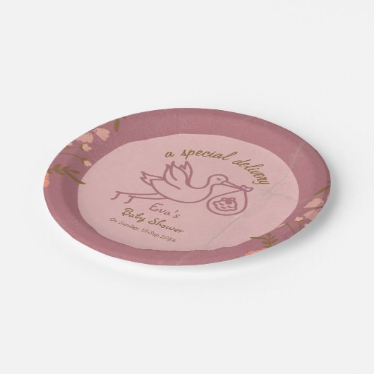 Stork Carry Baby Shower Pappteller (Schrägansicht)