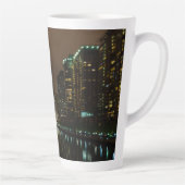 Storm Brewing über Chicago Latte Tasse (Rechts)