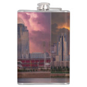 Stormy Cincinnati Great American Ball Park Flachmann (Rückseite)