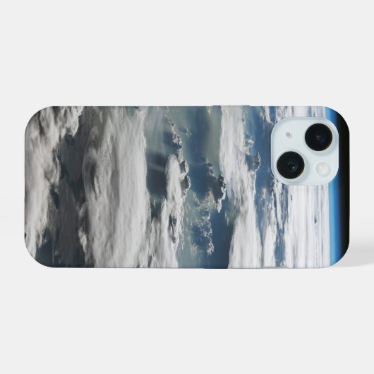 Stormy Sky über dem Amazonas iPhone 15 Hülle (Rückseite (Horizontal))