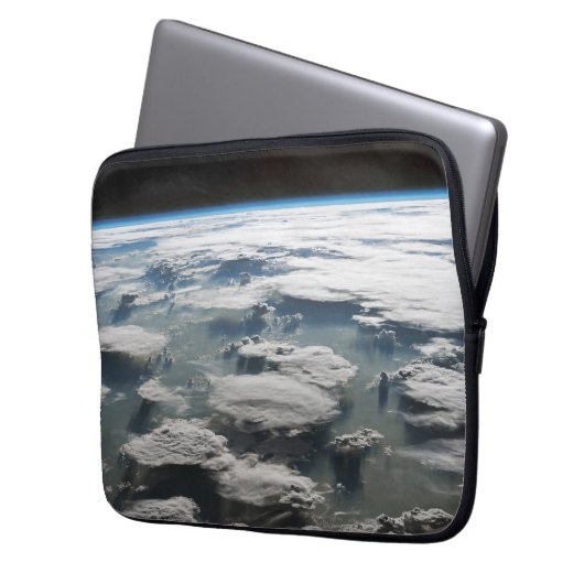 Stormy Sky über dem Amazonas Laptopschutzhülle (Vorderseite Links)