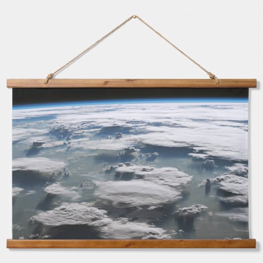 Stormy Sky über dem Amazonas Wandteppich Mit Holzrahmen (Vorne)