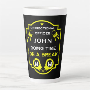 Strafvollzugsbeamte Milchtasse