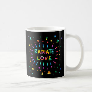 Strahlen Sie Liebe-glückliche bunte Kaffeetasse