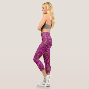 Strahlende Cluster: Die Magenta-Orchideen-Symphoni Capri Leggings