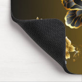 Strahlender Goldener Schmetterling – Botanisches A Mousepad (Ecke)