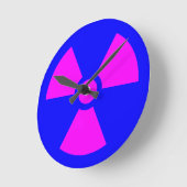 Strahlungswarnsymbol Runde Wanduhr (Winkel)