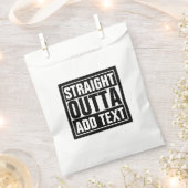 STRAIGHT OUTTA - Fügen Sie Ihren Text hier hinzu/e Geschenktütchen (Ausgeschnitten)