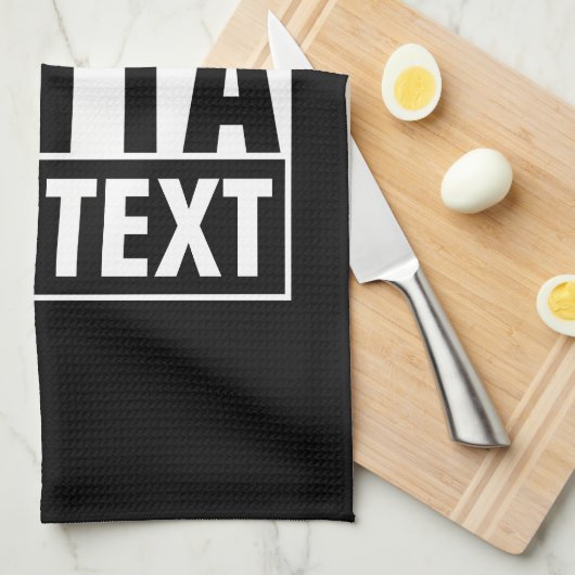 STRAIGHT OUTTA - Fügen Sie Ihren Text hier hinzu/e Handtuch (Viertel Falte)