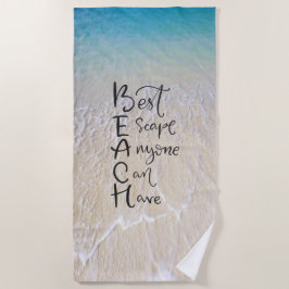 STRAND Akronym-Spaß-Schriftart mit Ozean-Wellen an Strandtuch