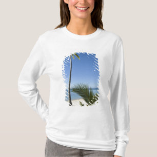 Strand auf dem Festland von Aitutaki, Cookinseln T-Shirt
