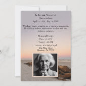 Strand bei Sonnenuntergang in Gedächtnisfeier Einladung (Vorderseite)