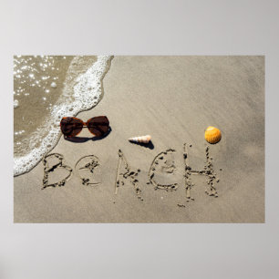 Strand buchstabiert im Sand Poster
