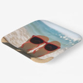 Strand Flip-Flops mit roter Sonnenbrille Pappteller (Gewinkelt)