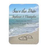Strand-Hochzeits-Monogramm-Herzen im Sand Magnet (Vertikal)
