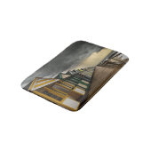 Strand-Hütten in einem Sommer-Sturm | Southwold Badematte (Schrägansicht)