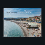 Strand in Nizza, Frankreich Postkarte<br><div class="desc">Die Leute sonnen sich am Strand entlang der französischen Riviera in Nizza,  Frankreich.</div>