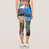 Strand in Puerto Piramides, Argentinien Capri Leggings (Rückseite)