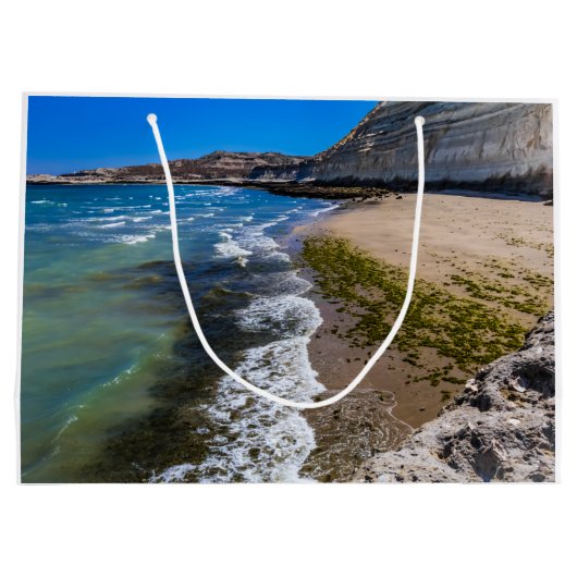Strand in Puerto Piramides, Argentinien Große Geschenktüte (Rückseite)
