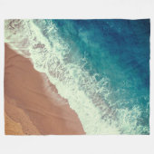 Strand mit Meerwasser und Badestrand im Sommer Fleecedecke (Vorderseite (Horizontal))