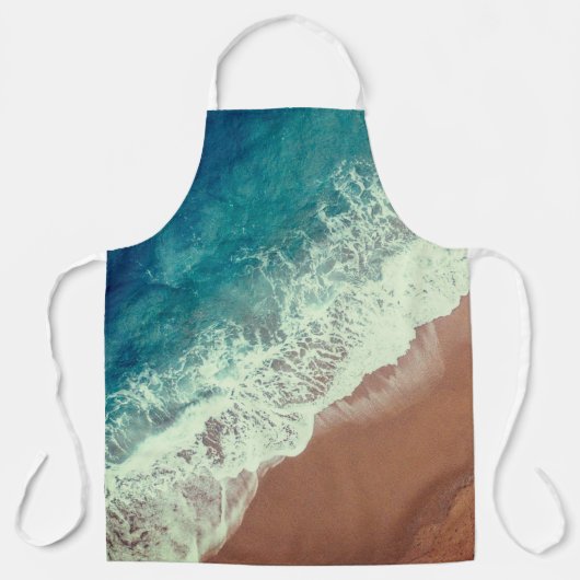 Strand mit Meerwasser und Badestrand im Sommer Schürze (Vorderseite)