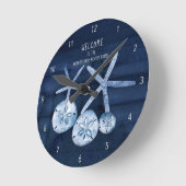 Strand Starfish Sand Dollar Modernes blaues Holz d Runde Wanduhr (Winkel)