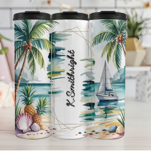 Strand Szene mit Sailboat und Palms Thermosbecher