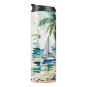 Strand Szene mit Sailboat und Palms Thermosbecher (Nach rechts gedreht)