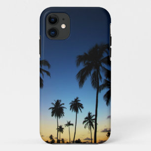 Strand und ein Küstendorf Praia tun Stärke iPhone 11 Hülle