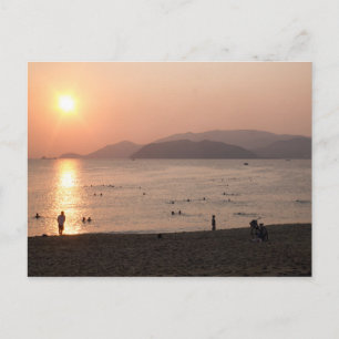 Strand und Meer bei Sunrise, Nha Trang, Vietnam Postkarte