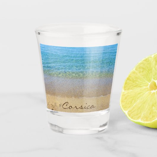 Strand und Meer von Korsika Schnapsglas (Vorderseite)