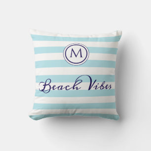 Strand-Vibes-Monogramm gestreift hellblau weiß Kissen