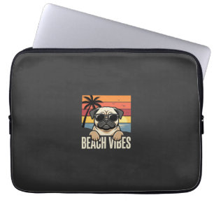 Strand-Vibes-Mops-Hund-Sonnenuntergang Laptopschutzhülle