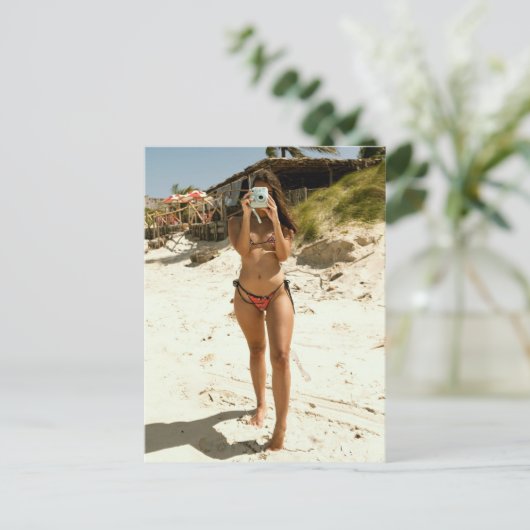 Strandbabe mit Kamera Postkarte (Stehend Vorderseite)