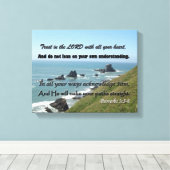 Strandbild mit Schrift aus den Sprichwörtern 3:5-6 Leinwanddruck (Insitu (Holzboden))