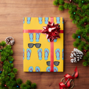 Strandblaue Flip Flops und schwarze Sonnenbrille Geschenkpapier