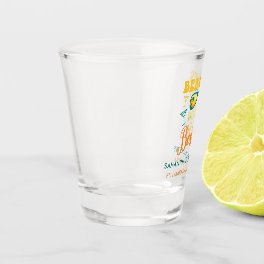 Strände Booze Besties Custom Junggeselinnen-Abschi Schnapsglas (Links)