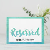 Strandfarben-Kalligrafie-Strand Hochzeitsreservat Einladung (Stehend Vorderseite)