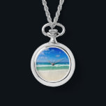 Strandfotografie bringt mich zum tropischen Meer Armbanduhr<br><div class="desc">Ein schönes Strandfoto, aufgenommen in der idealen Feriendestination Destin, Florida. Das wunderschöne grüne Wasser von Sandestin spült bis zum Sandstrand unter dem ruhigen blauen Himmel, um das perfekte landschaftliche Foto für einen Urlaub zu machen.</div>