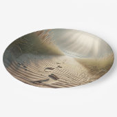 Strandfußabdrücke in Sand Pappteller (Schrägansicht)