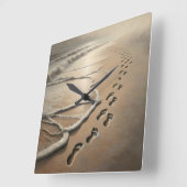 Strandfußabdrücke mit Frosch Quadratische Wanduhr (Winkel)
