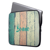 Strandhaus aus gestrichenem, aquamarinem Pfirsichs Laptopschutzhülle (Vorderseite Links)