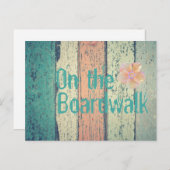 Strandhaus aus gestrichenem Holz am Ozean gestreif Postkarte (Vorne/Hinten)