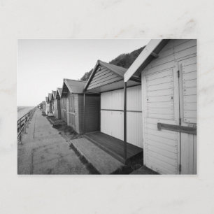 Strandhütten in Schwarz-Weiß-Form auf Postkarte