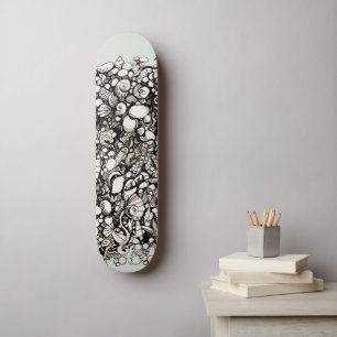 Strandkiesel Zeichnung schwarz weiß Skateboard