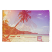 Strandlandschaft, Kokospalmen, Holzbett. Kissenbezug (Rückseite)