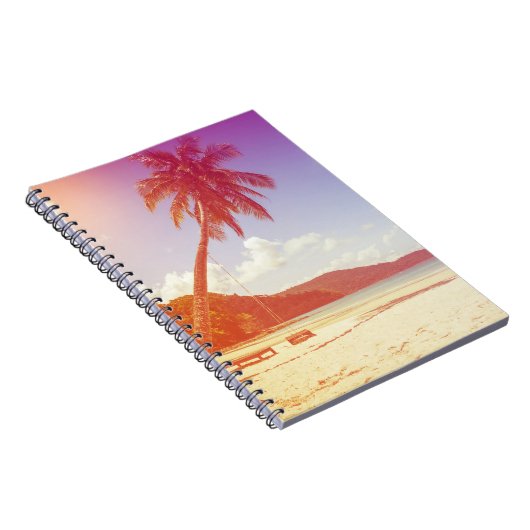 Strandlandschaft, Kokospalmen, Holzbett. Notizblock (Rechte Seite)